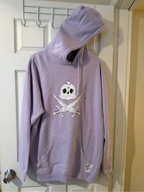 Zodiac Lilac Skull & Swords Crewneck Hoodie - Men's Pullover